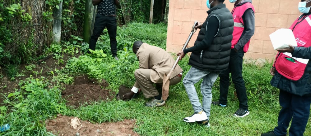 KenyaRedCross's tweet photo. Our #Unstoppable volunteers and staff across the country commemorating #RedCrossDay in the best way we know how to- #Service.  
Protecting and showing love to mother earth through #treeplanting. This is #WestPokot branch.

#WorldRedCrossDay https://t.co/TQeeYOHi1G