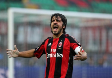 Gennaro Gattuso 🇮🇹
Enorme saison pour Ringhio. Une force de la nature avec en prime cette embrouille mythique avec Joe Jordan en #UCL
Que devient-il ?
Il est l’actuel coach de Naples https://t.co/Ad0hA0s33s