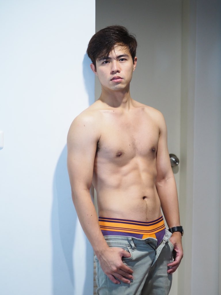 thunvet73's tweet photo. ธันโนะ แน่นโนะ พอแล้วโนะ รูปสุดท้ายของ Season นี้ รอแคมเปญหน้านะค้าบบ🥰
#หมอหมาพาเพรียว #กักตัวแต่ไม่กักไขมัน #หุ่นดีที่บ้าน #bodyinspiration https://t.co/k2z74OJYIH