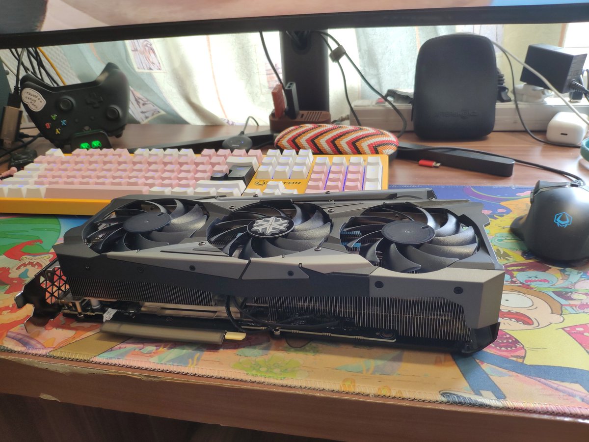 OrangeNooob's tweet photo. Тепер я офіційно #gloriouspcmasterrace #pcmr
Оновився з virgin Vega56 на chad rtx3070 https://t.co/CZURPeF5wA