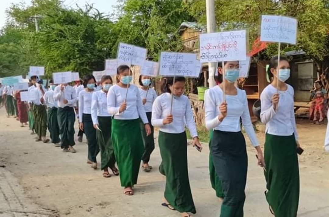 heungburma's tweet photo. Yekha,  May 8

Around 180 teachers and students from Yekha township (Sagaing region) protested against slavery education under the military dictatorship as myanmar military junta planning to open schools.

#May8Coup
#WhatsHappeningInMyanmar https://t.co/SjMg2EJZPJ
