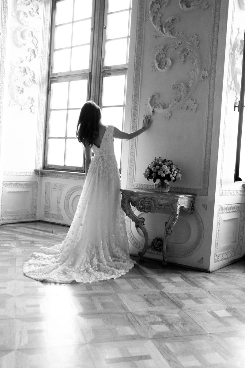 CoutureRoyals's tweet photo. @LilibetsHandbag Her reception dress by Sandra Mansour was equally stunning! ✨ https://t.co/CUjRtBzl91
