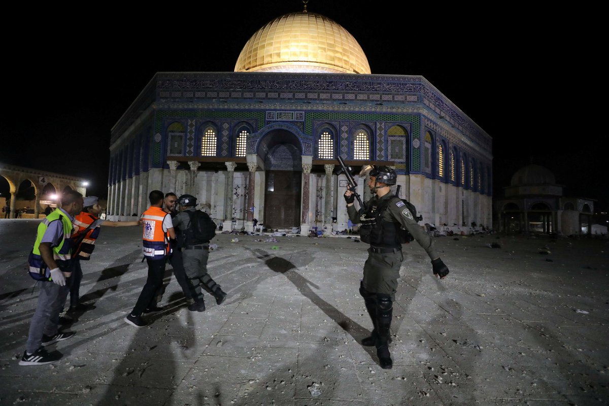 200+ Palestinians were wounded on Friday night when Israeli police fired rubber bullets at the Al-Aqsa mosque in occupied East Jerusalem. At least 1 lost an eye."They are throwing bombs at the Muslim worshippers."Palestinians are protesting planned evictions of 30+ families.