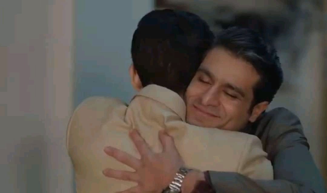 1995SubhamPaul's tweet photo. Some hugs are priceless ❤️❤️
Really heart touching ❤️🙏
Thank you @TheViralFever for make this marvelous web series ❤️🙂 #tvfaspirants
Love you @nouwwwin @abhilashthapli @hinduja_sunny @namita_dubey ❤️❤️🤗🤗 https://t.co/gJvMv19qzZ