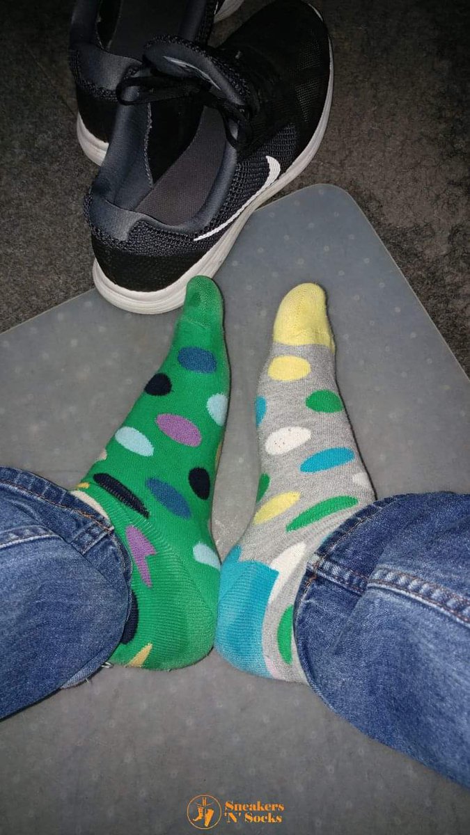 socks_sneakers's tweet photo. Unterschiedliche #Punkte haben doch etwas...
#socks #socken #buntesocken #colorfulsocks #noshoes #nuraufsocken #walkinsocks #socksoftheday #sockendestages #showyoursocks #zeigdeinesocken #punktesocken #dotsocks #cutesocks #sockenfetisch #sockfetish #sockaddict #mismatchedsocks https://t.co/6lkZ153zLD