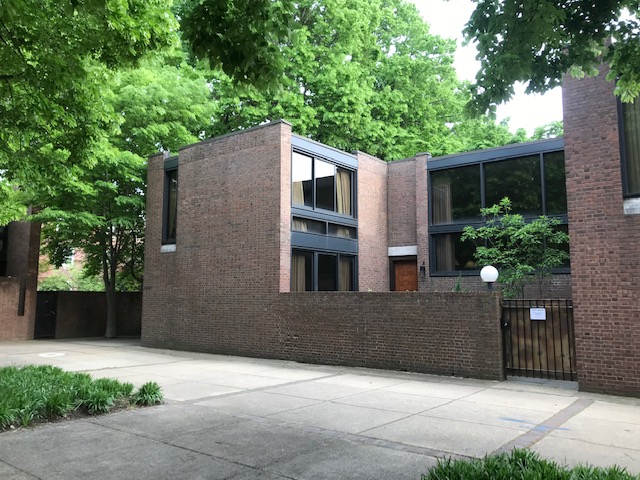 now I like his Bingham Court townhouses even more a few blocks away