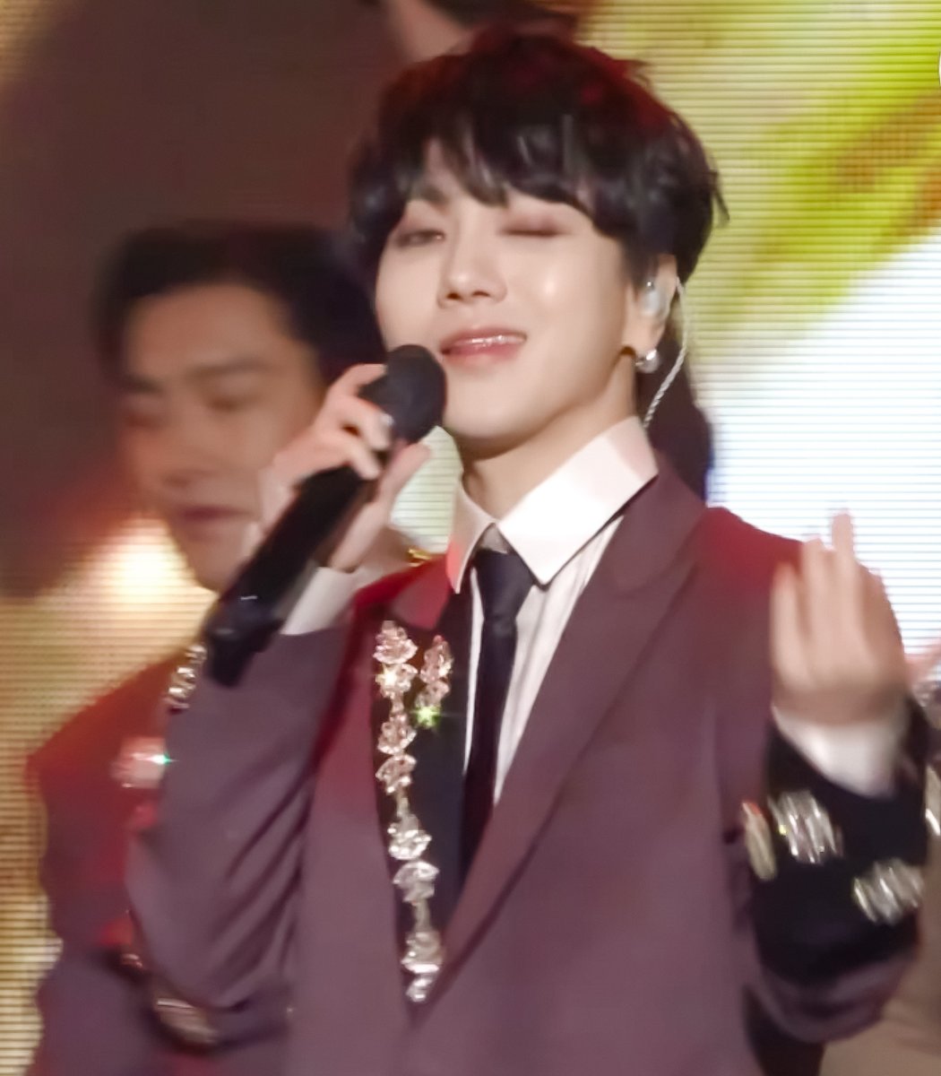 cloud_topia's tweet photo. [CAP | 210508 BOF 슈퍼주니어- Devil #예성 01] 😭... 갓벽한 미모....✨💫 #YESUNG #김종운 https://t.co/ousS3fIhsl