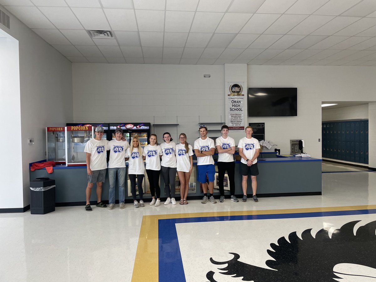 OranSupt's tweet photo. Words can’t express how proud I am of these Seniors for putting on a 5k and giving back to our community. #OranEaglePride #EARLYmorning #Givingback https://t.co/cKVeeGUhM5