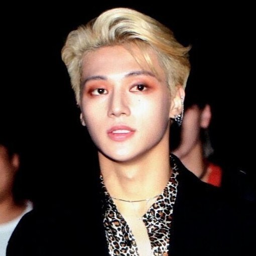  #WOOYOUNG blonde hair — a very much needed (and beautiful) thread
