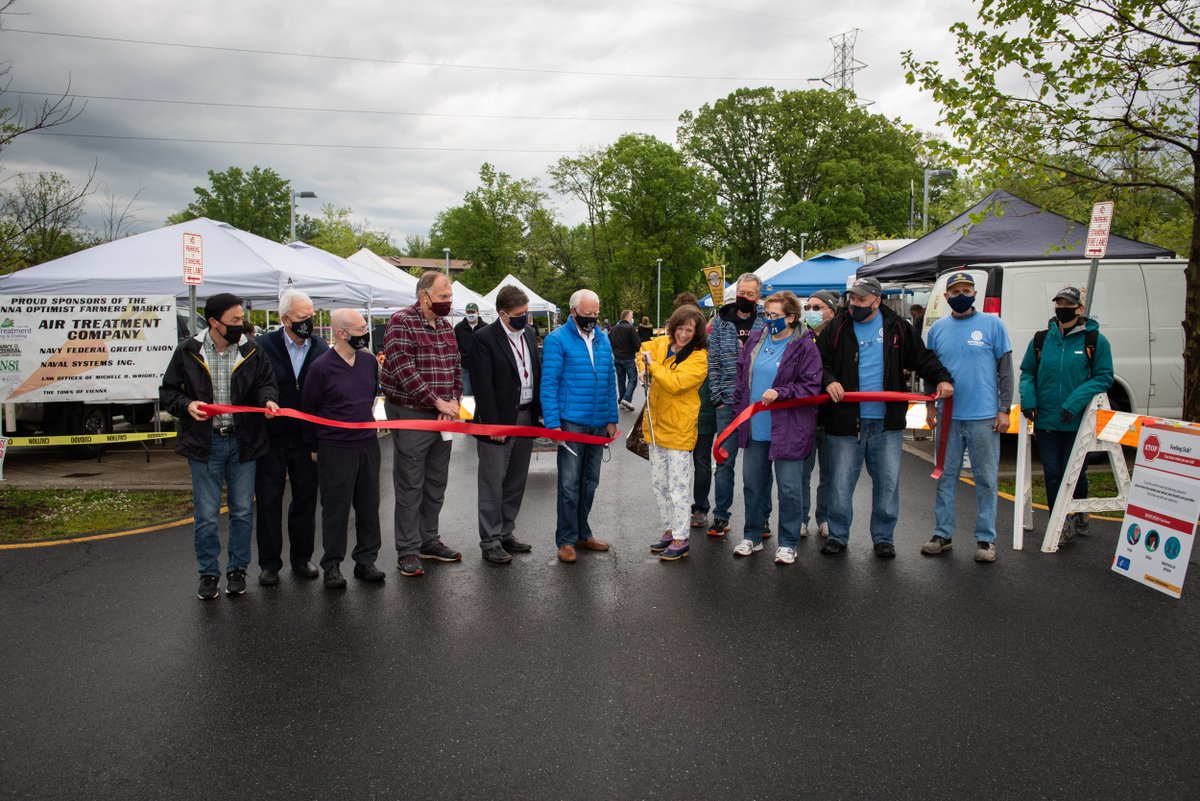 TownofViennaVA's tweet photo. Thank you to those who joined members of Town Council, the Optimist Club of Greater Vienna, and the community for the Farmers Market ribbon cutting this morning. Open from 8am- noon every Saturday at the community center until October 30 #local https://t.co/8RFSETdaf4