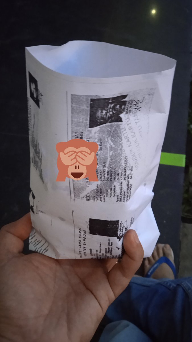 Buat yang fotokopi KK dan/atau EKTP, pastikan tidak ada extra copy seperti ini. 🤣