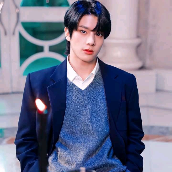 Lhyne40547016's tweet photo. I nominate #SHIMJAEHYUN of #ENHYPEN @ENHYPEN_members for #100MostHandsomeMen2021 
#ShimJake https://t.co/3Z8hm9Fjoj