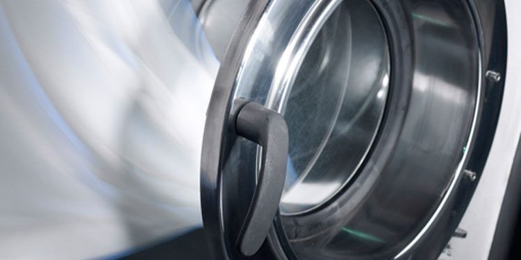 Voorjaarsschoonmaak gepland? Reinig dan ook uw gordijnen of vitrages voor een extra frisse uitstraling van uw woonkamer! Heel fijn weekend.