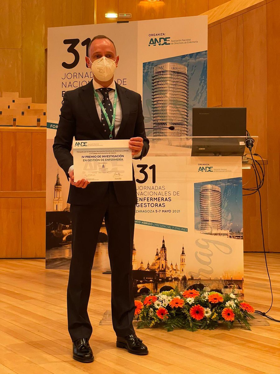 ArnedoFerrer's tweet photo. @JLPerezOlmo felicidades por este premio #31ANDE y por todo el trabajo qué estás haciendo en la campaña de vacunación de COVID en Madrid. Los enfermeros comunitarios por un lado y tu equipo por otro estáis haciendo una gran labor. Mi reconocimiento a los enfermeros/as en Madrid. https://t.co/sNTBzWaTRQ