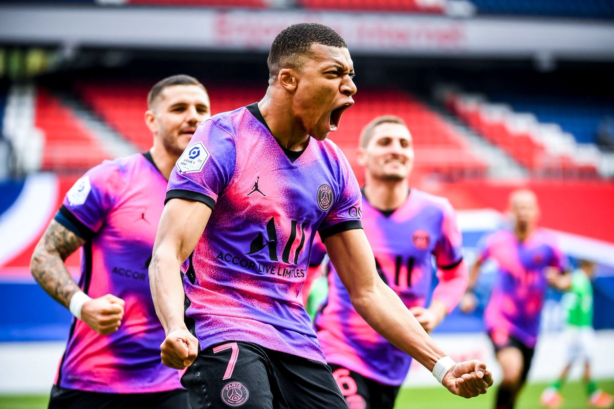 MediaParisien's tweet photo. Après le #Neymar2025 on veux vraiment le #Mbappe2025 ! https://t.co/uLx9bRq9yw