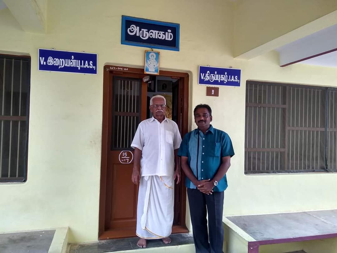 imranhindu's tweet photo. This is Mr. Venkatachalam, father of TN Chief Secretary V. Irai Anbu, at his residence in Salem. His elder son V. Thiruppugazh is the advisor to National Disaster Management Authority (NDMA). What a proud father he should be. Note that the name boards are in தமிழ்! https://t.co/Yptd0Sx2aE