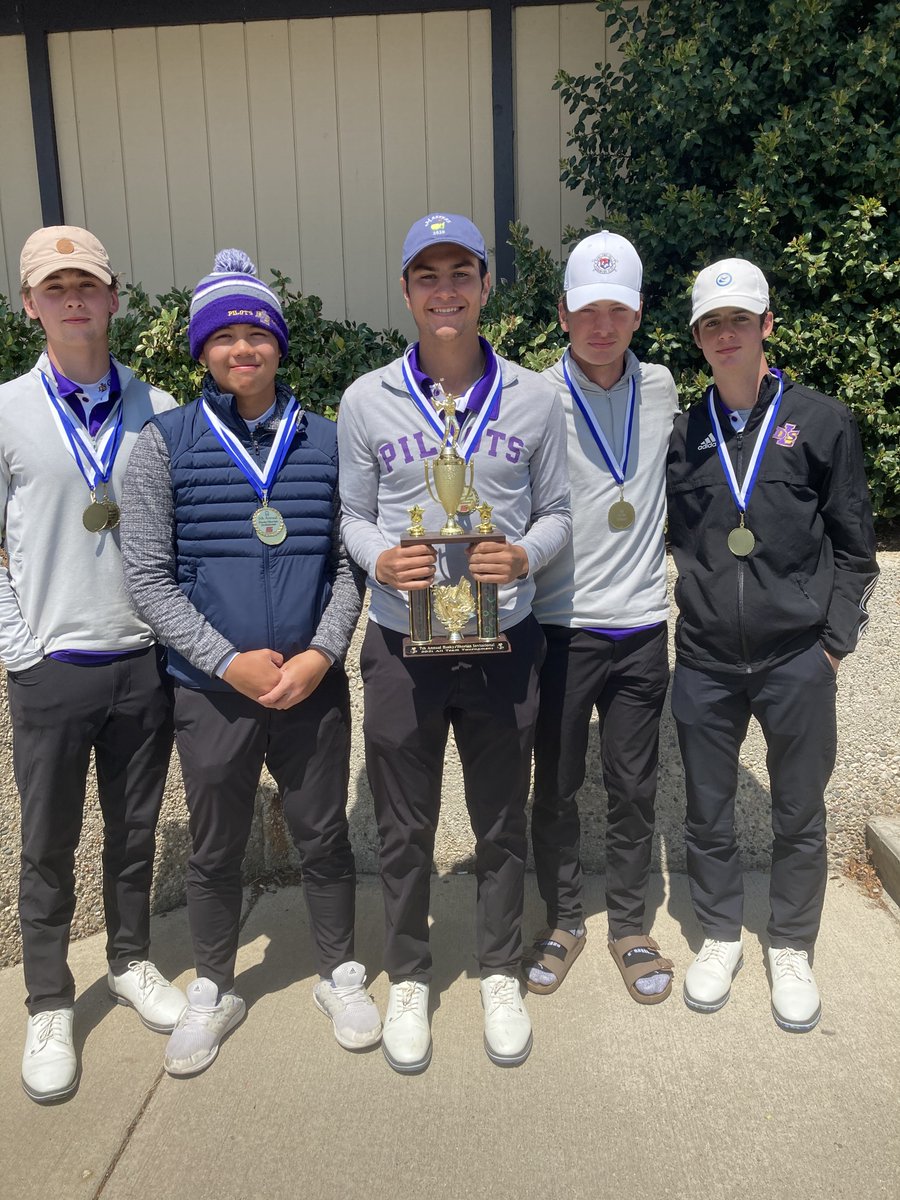 Congratulations to @elamtran_tran (3rd place) @AdamBurghardt2 (medalist) and @DLSPilots @delasallehs for winning the St. Clair Shores Shorian Tournament