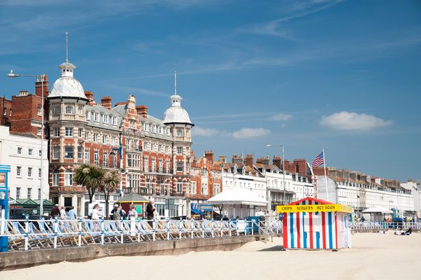 Families looking for sun, sea and sand this summer won't need to venture far - the UK is filled with brilliant beaches, and the best part is that heaps are family-friendly > https://t.co/qzdL0mLxUB 🌞 🌊
#Holidays #Family #Summer #SchoolsOut https://t.co/A3FRSbed7V