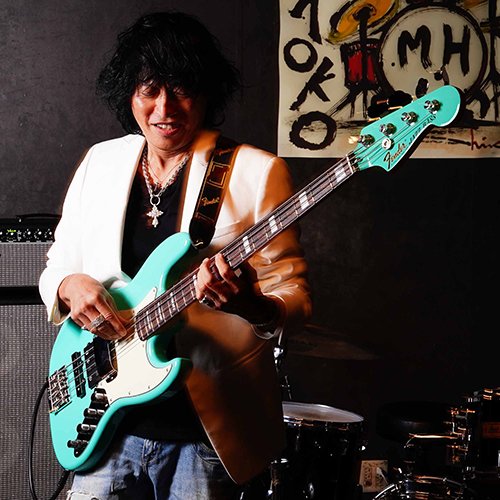 kyoushow_ashura's tweet photo. おつかれ世界。
影響を受けると直ぐにやってしまう悪い癖。
Fenderをカスタムしてつくった8弦ベースをJINO仕様に魔改造。
音もかなり良い感じに❤️
痒いところに孫の手を使えば届く位になりました。
でも本物にはほど遠い…
うぇーい✋👹
#日野JINO賢二
#8弦ベース
#ASHURA
#8stringbass
#Japan https://t.co/y4wNnpeAfF