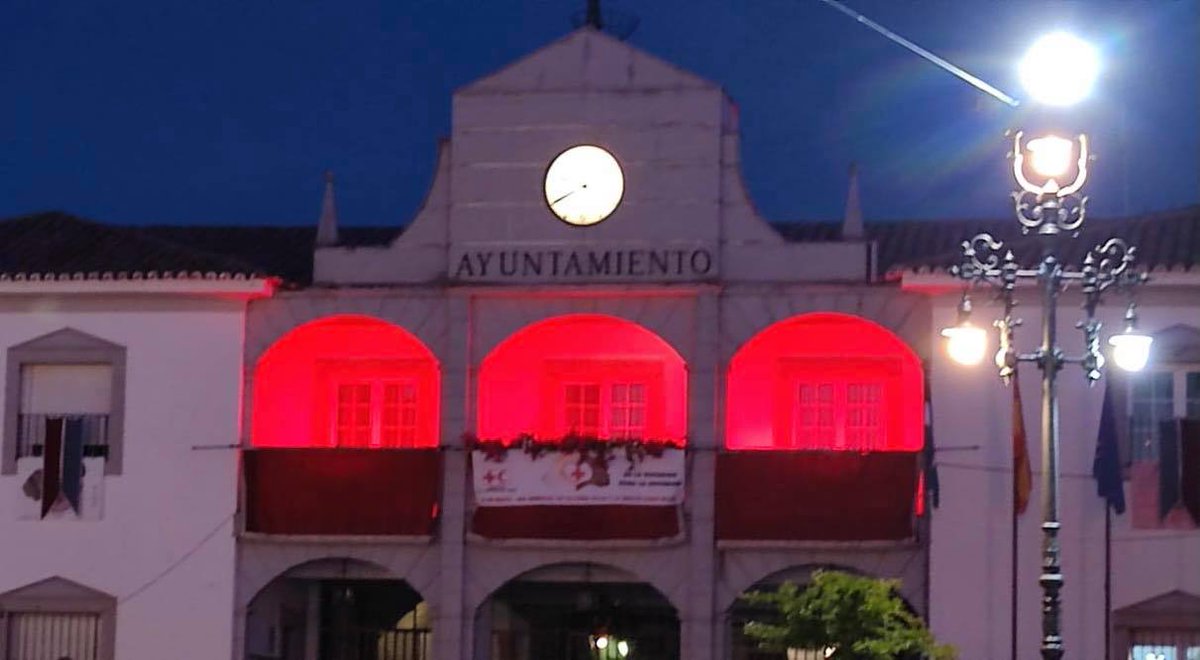 CruzRojaCordoba's tweet photo. #DiaMundialCruzRoja  
Qué menos que un poco de luz para dar las #gracias a todas esas personas que, día tras día, ilumináis las vidas de tantas otras❤. Ejemplos desde:
🔴 @baena_es 
🔴 @AytoHinojosa e IES Jerez y Caballero
🔴 Iglesia Santa Catalina #Pozoblanco
#WorldRedCrossDay https://t.co/kvDedjV9J3
