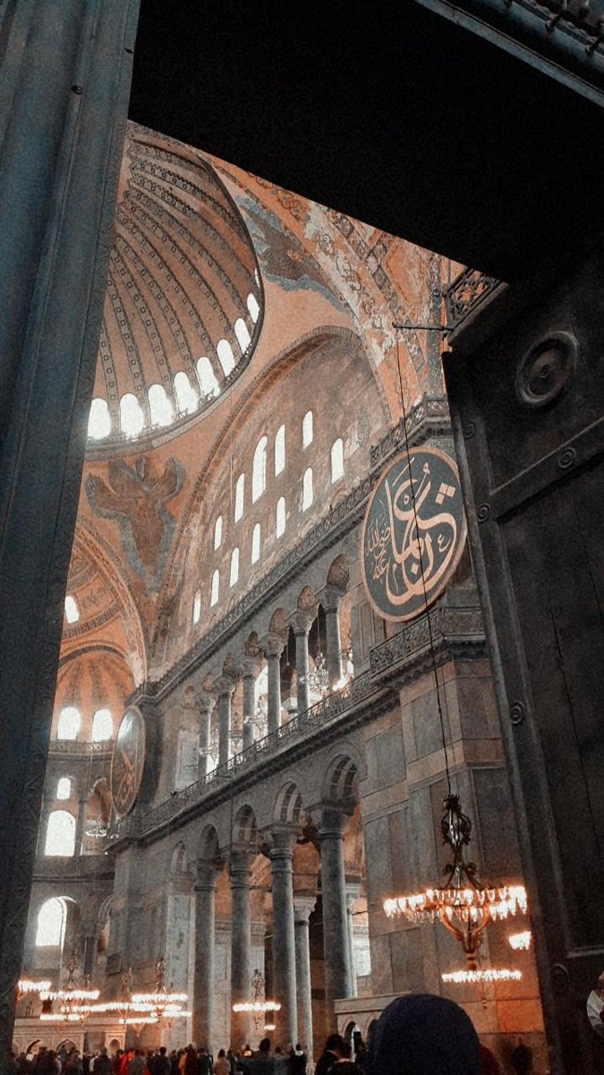•Bir gece ki; tüm geceler ona hayran...
#KadirGecesi