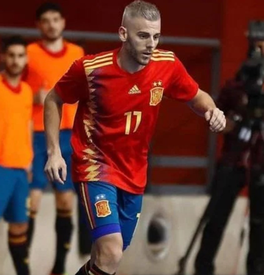 🔥🔥  S O R T E O  🔥🔥

👕 Quieres la camiseta de la selección🇪🇦 de <a href="/11miguelin11/">Miguelín</a>

Para participar:

- ❤️ al tweet 
- Sigue <a href="/Solo_Futsal/">Simplemente FUTSAL</a>
- Sigue <a href="/footballhshop_/">Football Home Shop</a>

El ganador será anunciado el 15 de Mayo

* Más opciones de ganar si comentas, mencionas a un amigo y RT 🔄

Suerte☘️