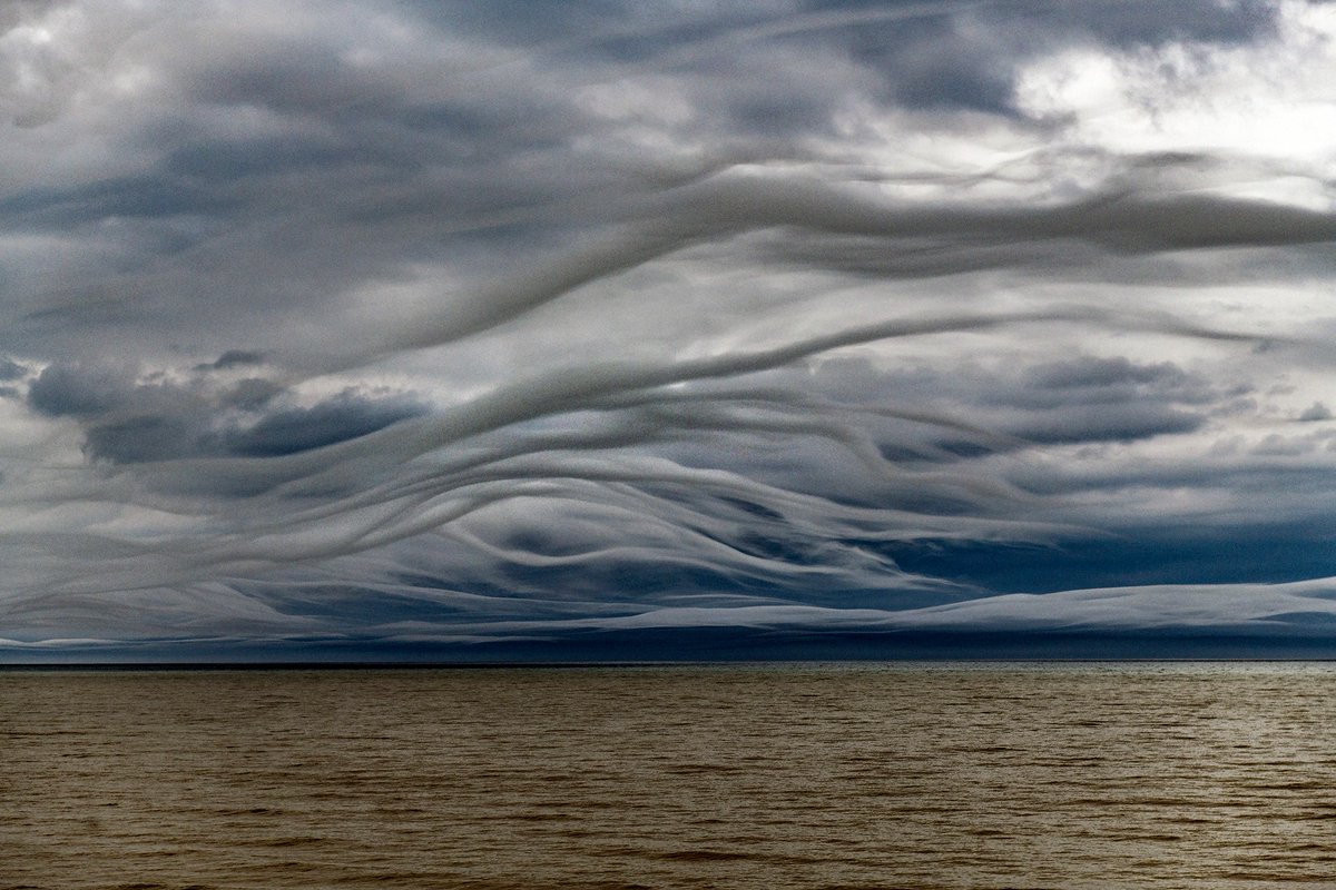 McGintyKathleen's tweet photo. Lake Ontario 
⏰​ : May 5, 2021
📸 : ©️​//@JamesMontanus https://t.co/Kec4u5Zud7