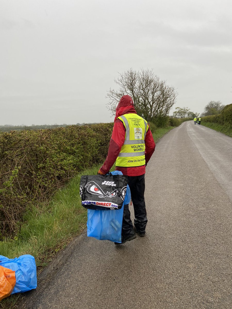 cclitterpickers's tweet photo. This shockingly wet weather was never going to dampen our high spirits today - not a chance! 
8 wet wombles ventured out from Countesthorpe picking litter the whole way along to Peatling Magna.
10 bags of litter collected (including recycling) @BlabyDC @CleanStreetsApp https://t.co/iJx8Nh67w3