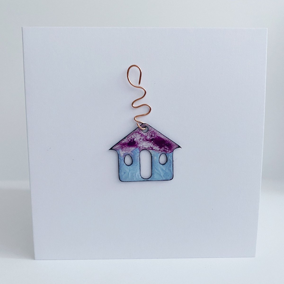 MaisyPlum2's tweet photo. New Home Greetings Card - Moving House Card https://t.co/ha1UAU4ddt #Inbizhour ##MHHSBD #EtsyUK #UKGiftAM #HandmadeHour #SmallCard https://t.co/erS2jXUvli