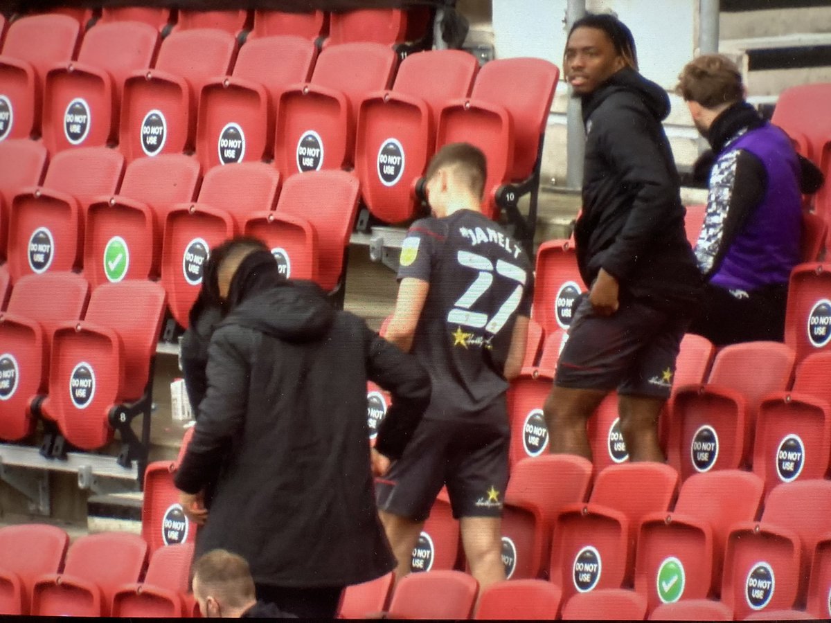 Debbee75's tweet photo. 3-1 Bees FT...Well what a way to finish the regulation season as we head into the play-offs...4 wins in a row and a 31 goal record for Sir Ivan even though many Bees fans would have subbed him at HT ๐โฝ๏ธโฅ๏ธ๐๐ผ๐ We just now hope itโs 10th time lucky๐ค๐ป๐๐ป๐๐ #BRCBRE #BrentfordFC https://t.co/05ech2fV0U