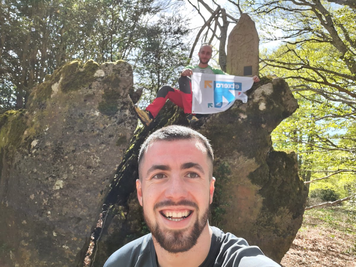 Gaurkoan Auñamendiko gazteekin batera sarek antolatutako ekimenarekin bat eginez, Baigura eta Borroskoso mendietara igo gara. IZAN BIDEA! EUSKAL PRESOAK ETXERA!