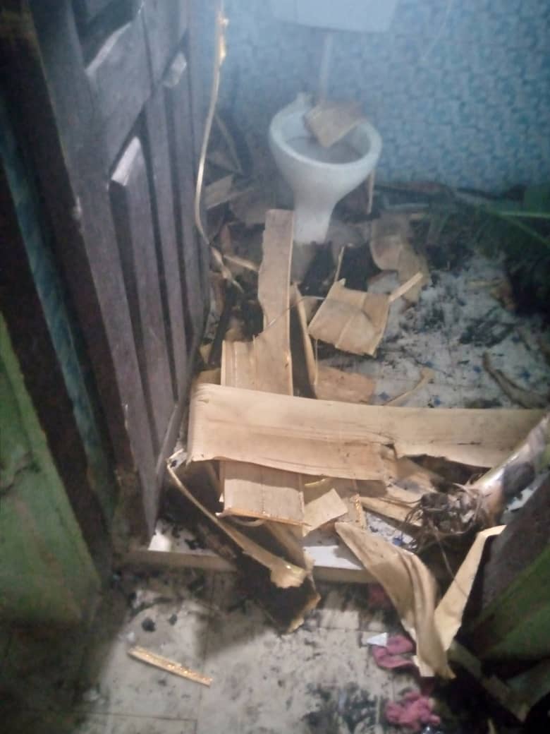 jonadey4u's tweet photo. Blessed be the name of the Lord. God saved our whole building from burning down yesterday evening.. It is safe to have good people surround your abode, be good to your neighbour always. It was only God💯 God's name be praised🙏 https://t.co/ymZFnO3JYr