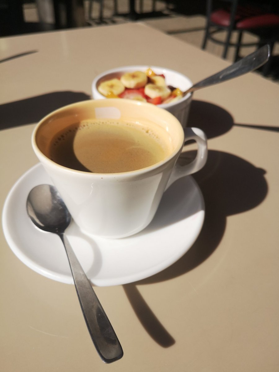 MarioChaconV's tweet photo. El plan inicial de #MiSabado no salió bien, #LaPeta anda enojada últimamente y hoy decidió que no quería salir de madrugada...

... y bueno, asi que mejor me tomo un #cafecito tranquilo y disfruto el poder salir "a vueltear" a ningún lado, ¿no? 😁 https://t.co/ETgjtu5tTO