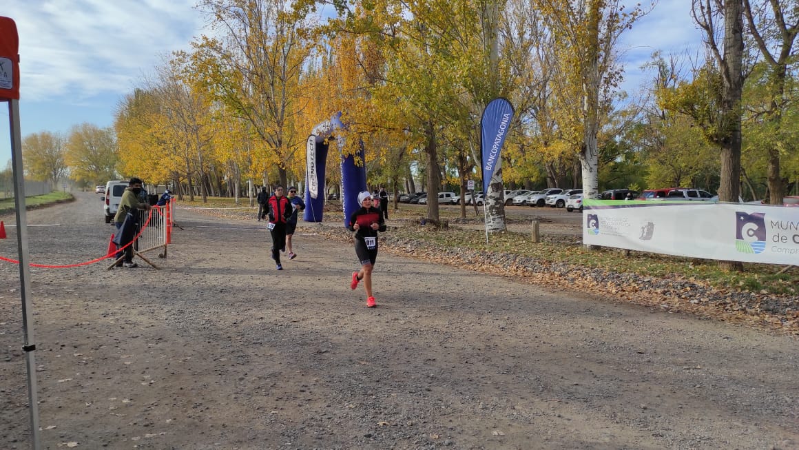 CANAL10ok's tweet photo. #Noticias10 - #Cipolletti |🏃‍♂️ Se realizó el #Duatlon por la #FiestaNacionalDeLaActividad Física, en la #IslaJordan. https://t.co/k0paMqa5hY