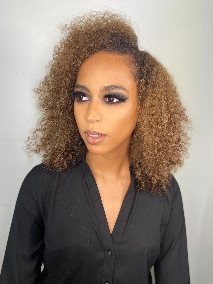 cakuaa's tweet photo. #atlmua  #atlmakeup #atlmakeupartist
#gamua 

Follow me on IG c.Akuaa &amp; Kaloneartistry for more looks  ! I can’t wait to meet you ❣️ https://t.co/aXlWFATOtm