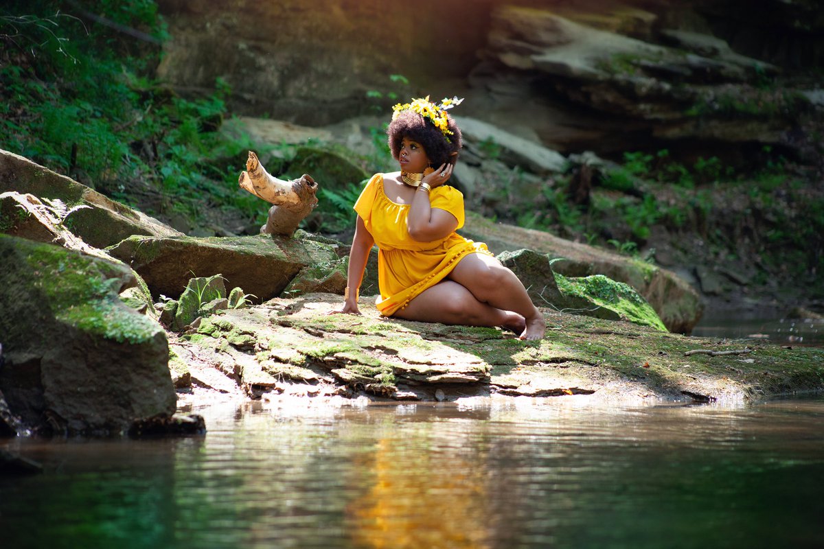 Happy Black Fae Day!! 💛✨

Meet Solié, the Faerie queen of the Viceroy Butterflies. She brings the warmth of the sun, and the mighty sunflowers bow to her. 🌻💛✨

📸: Tiffany D. Bailey Photography
