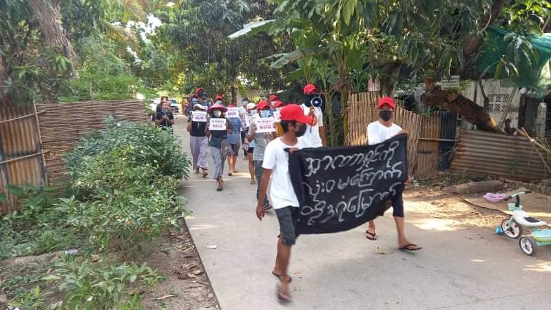 NaingSitThway's tweet photo. Protesters Against Military Coup in #NorthDagon #May8Coup #WeSupportNUG #WhatsHappeninglnMyanmar https://t.co/0Y1WsvTRhn