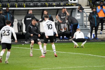 Sky Bet Championship 残留を掴んだラムズ 寸前でチケットを手放してしまったロザラム いろ覇のfm新参者 フットボールの虜
