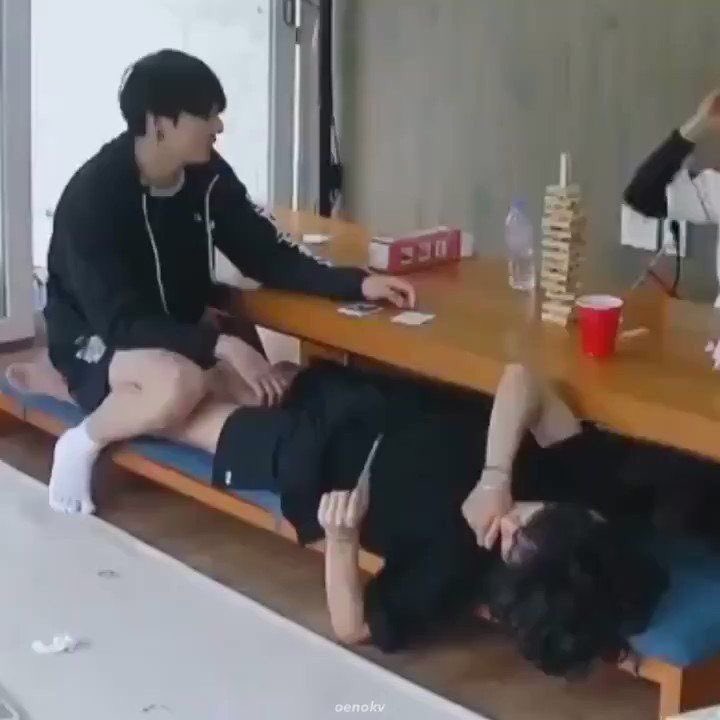 😭
