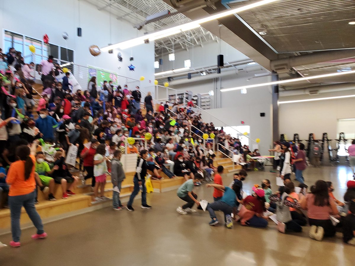 EKDkinder's tweet photo. We are going to Blow Up The STAAR @EKD_Elementary @OppCulture @RockyPhillips14 https://t.co/WP5Eu0iDiu