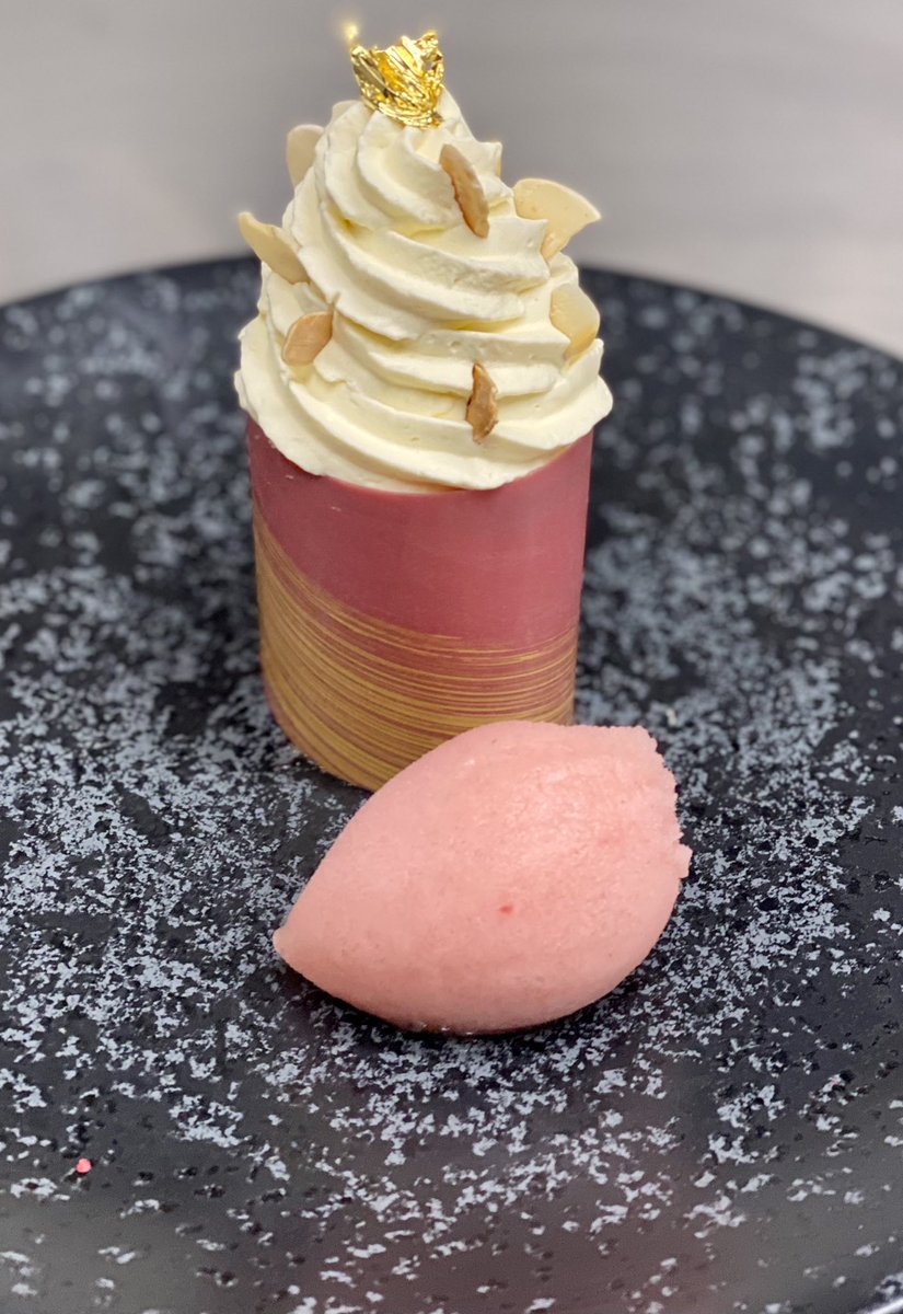 It may be raining 🌧 but here’s a little ray of sunshine ☀️ on a plate
Chocolate, strawberry &amp; sherry trifle 😋
Mays Garden Restaurant 

#notbadforapub 
#maysgardenrestaurant 
#gastropub 
#producedriven 
#truro 
#cornwall 
#diningdestination