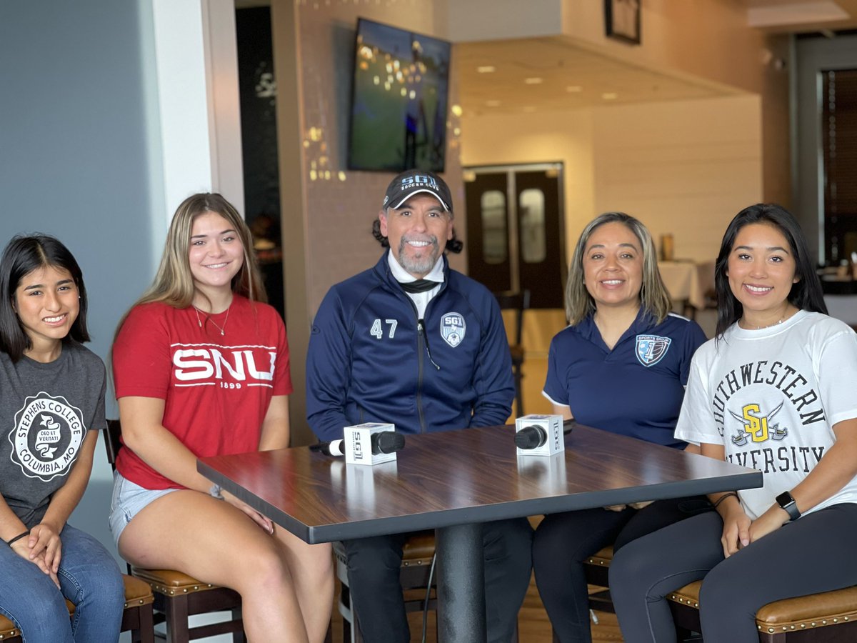 alexrparra's tweet photo. @SG1Soccer LIVE with @NormalindaOfcl from @FederalGrill proud of these young ladies @abriannam7 @FosterSoccer @SUPiratesWSOC Krystal Ortuno @WallerSoccer @stephenscollege @Stars_Athletics @AbbieMoreno14 @FULSHEARGSOCCER @SNUSoccerW @SNUAthletics #SG1Soccer #soccer #womenssoccer https://t.co/vhvzyO4tHN