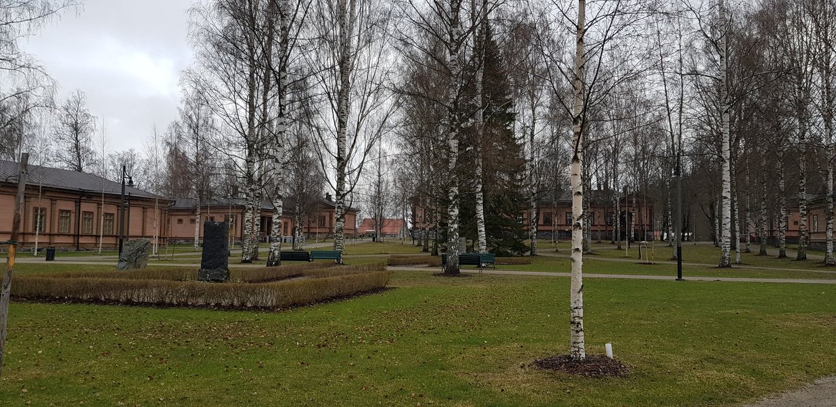 Ei ihan normipäivä. Aamulla harjoittelujuoksua citymaisemissa, päivän ajan viimeinen pakollinen kurssi <a href="/xamkfi/">Xamk</a> ja illalla #erilläänmuttayhdessä - tänään <a href="/ramboll_fi/">Ramboll Finland</a> keräsi liikkumistamme kilometreistä lahjoituksen <a href="/pelastakaalapse/">Pelastakaa Lapset</a> :lle. Tärkeä asia, jolle panokseni oli 12 km.