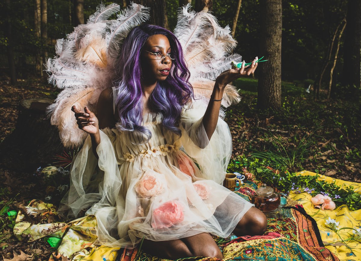 kimono_jones's tweet photo. happy #BlackFaeDay to all 🌷🌼🌸🌻

📸: @HeadaboveHeart 
set: @LindseyNoel_  + @Sunzibae 
location: @makirollOFC 's fae forest https://t.co/Hs10elz4XE