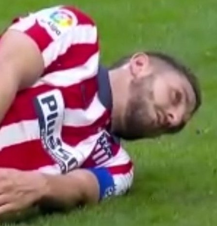 ALPLATU's tweet photo. Cuando vas a la primera fiesta prau del verano y a les 4 de la mañana ya lleves tres cajes de sidra. https://t.co/fvYGc453PE