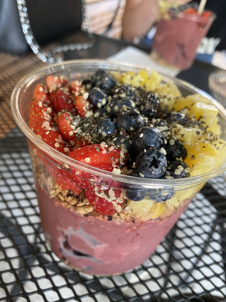 Saturday morning Acaí bowls to kick off the weekend