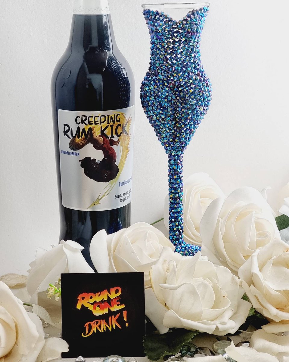 Trixc14's tweet photo. I decided to do myself a glass just to sip on this Creeping Rum Kick 😁 
#blingglass 
#rhinestones 
#Rum 
#bluetherapy https://t.co/f2eaxsCyRo