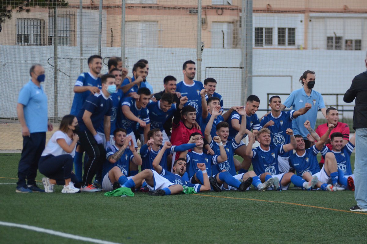 CanteraSFCD's tweet photo. ENHORABUENA #SeniorB, enhorabuena CAMPEONES.

¡SOMOS DE 1ª Andaluza! https://t.co/XgLZbvNeT0