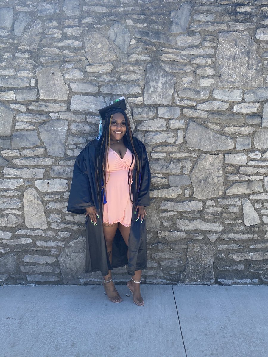 jhayjhay__'s tweet photo. Been had my degree just had to hit the stage for the one time ๐ฅณ๐ฉ๐พโ๐
#Fall2020Grad ๐๐ https://t.co/JPyqQJQM4H