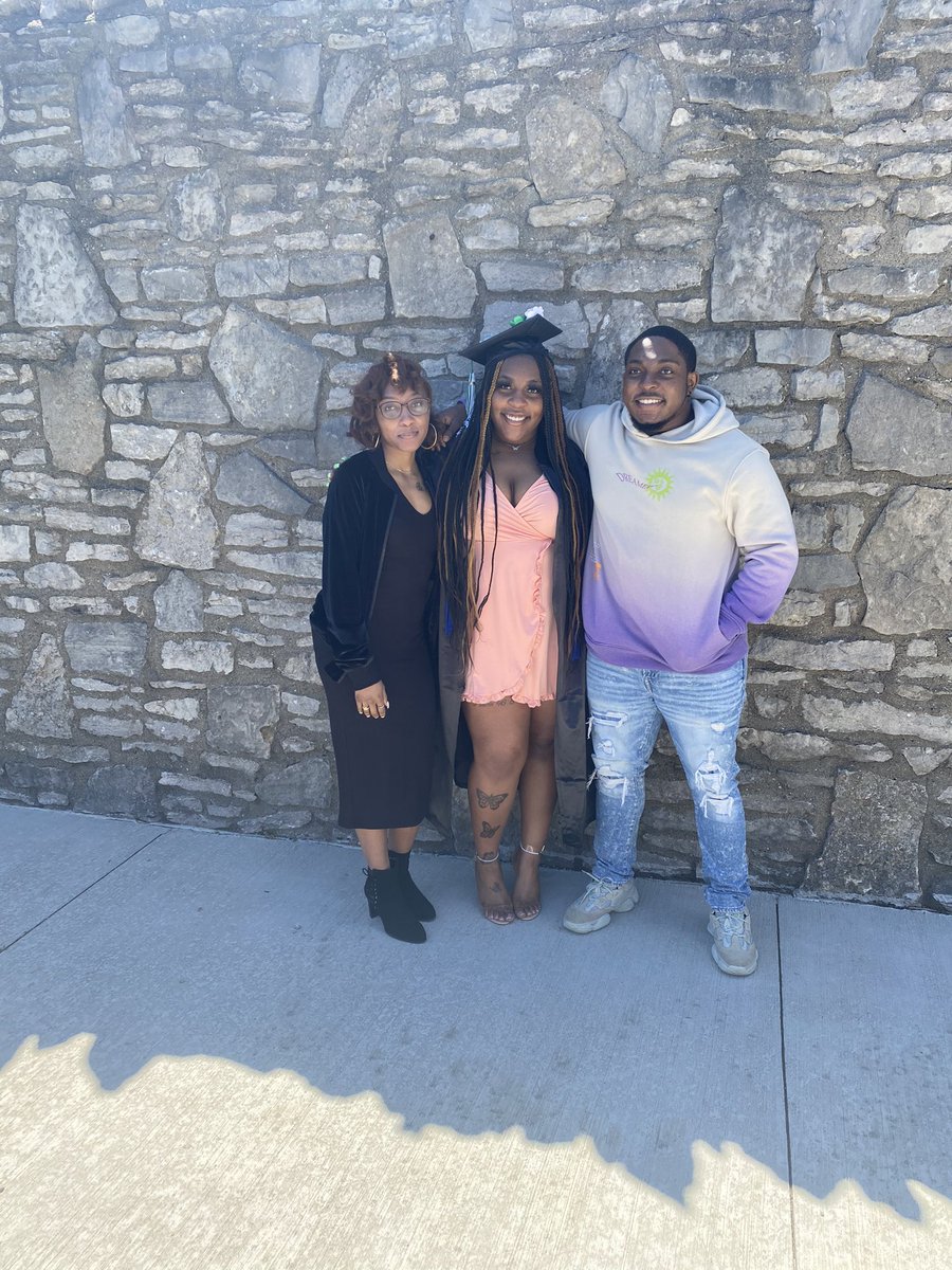 jhayjhay__'s tweet photo. Been had my degree just had to hit the stage for the one time ๐ฅณ๐ฉ๐พโ๐
#Fall2020Grad ๐๐ https://t.co/JPyqQJQM4H